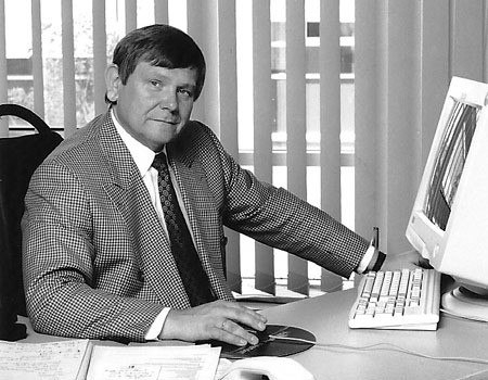 Klikni pro plné zobrazení obrázku

Jméno: petro_tyschtschenko_commodore_1995.jpg
Počet zobrazení: 54
Velikost: 58,1 KB
ID: 172489
