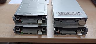 PC mechanika upravená pro Amigu - odříznutí horního plechu